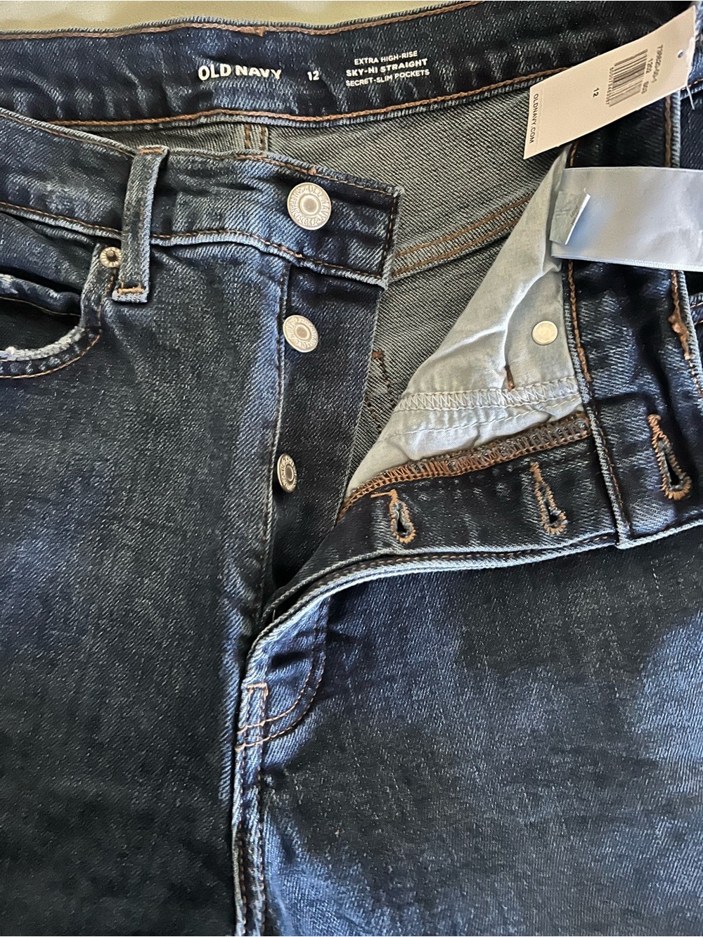 Old Navy extra high-Rise Sky-Hi straight jeans